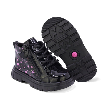 BOTITA COQUETA PARA NIÑA EN CHAROL COLOR NEGRO THUNDER CON ESTAMPADO DE ESTRELLAS