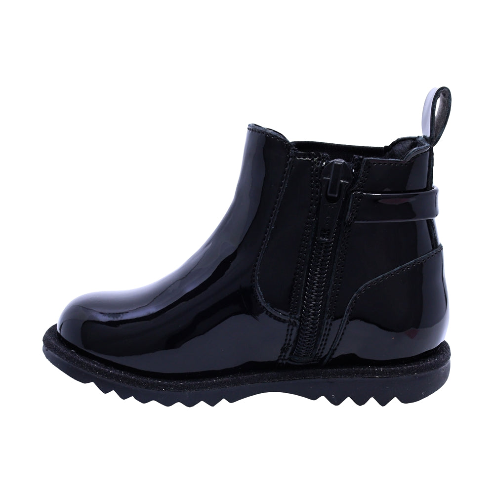 Bota Coqueta para niña en charol negro Rondy con hebilla decorativa