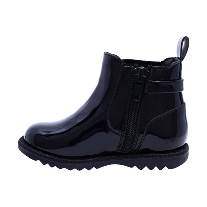 Bota Coqueta para niña en charol negro Rondy con hebilla decorativa