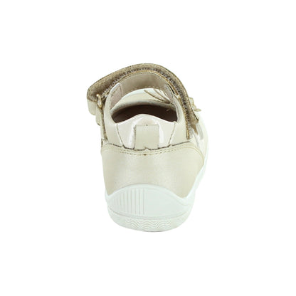 Zapato Coqueta para niña en sintético oro Optimus con mariposa decorativa