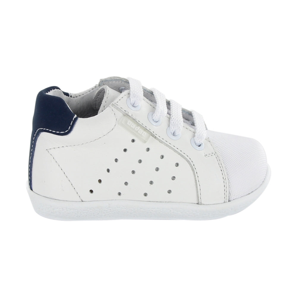 Bota Audaz para niño en piel blanco Panky con agujeta