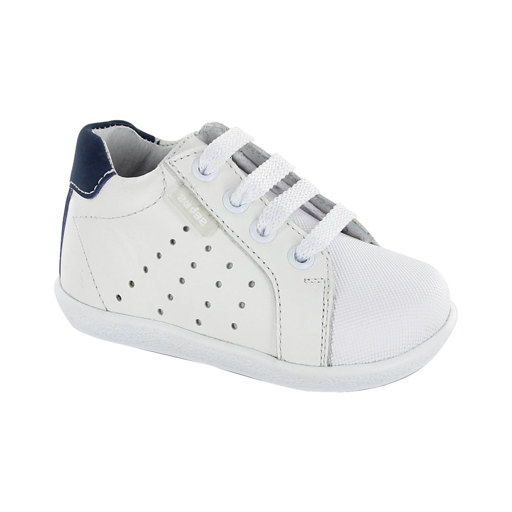 Bota Audaz para niño en piel blanco Panky con agujeta