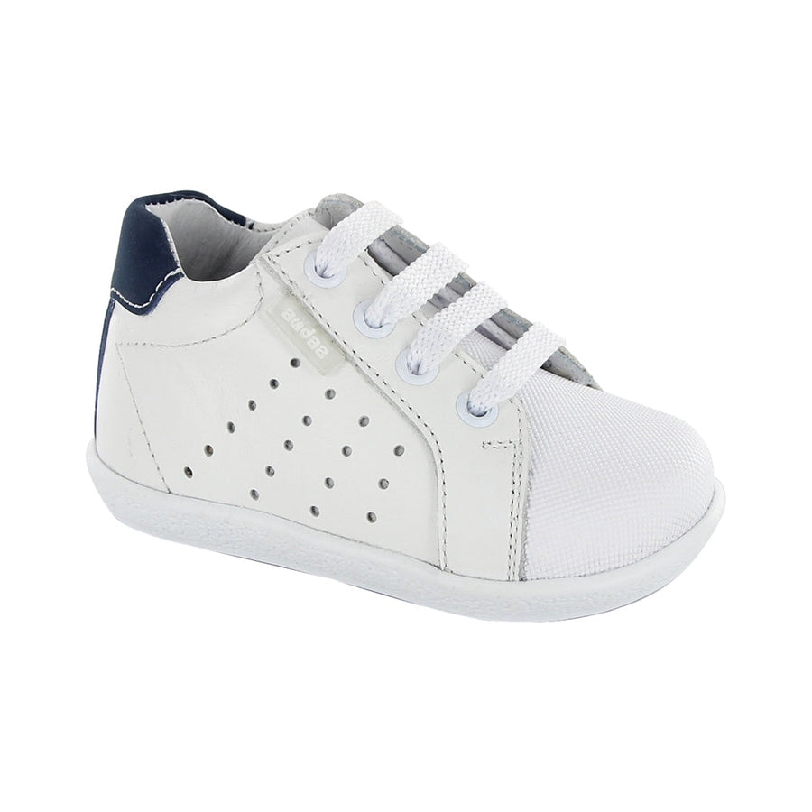Bota Audaz para niño en piel blanco Panky con agujeta