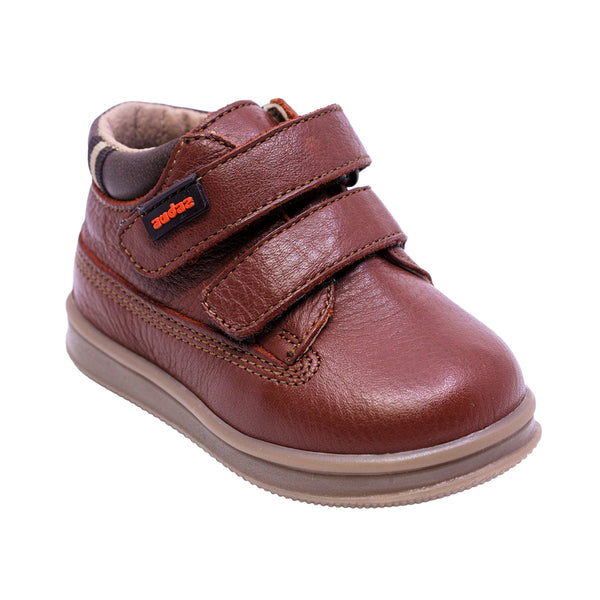 ZAPATO AUDAZ PARA NIÑO COLOR LADRILLO DE PIEL TEDDY CON TIRA DE CONTACTO
