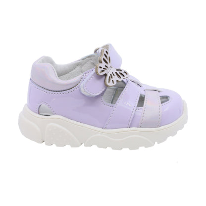 Sandalia Coqueta para niña en charol lila Zippy con mariposa decorativa
