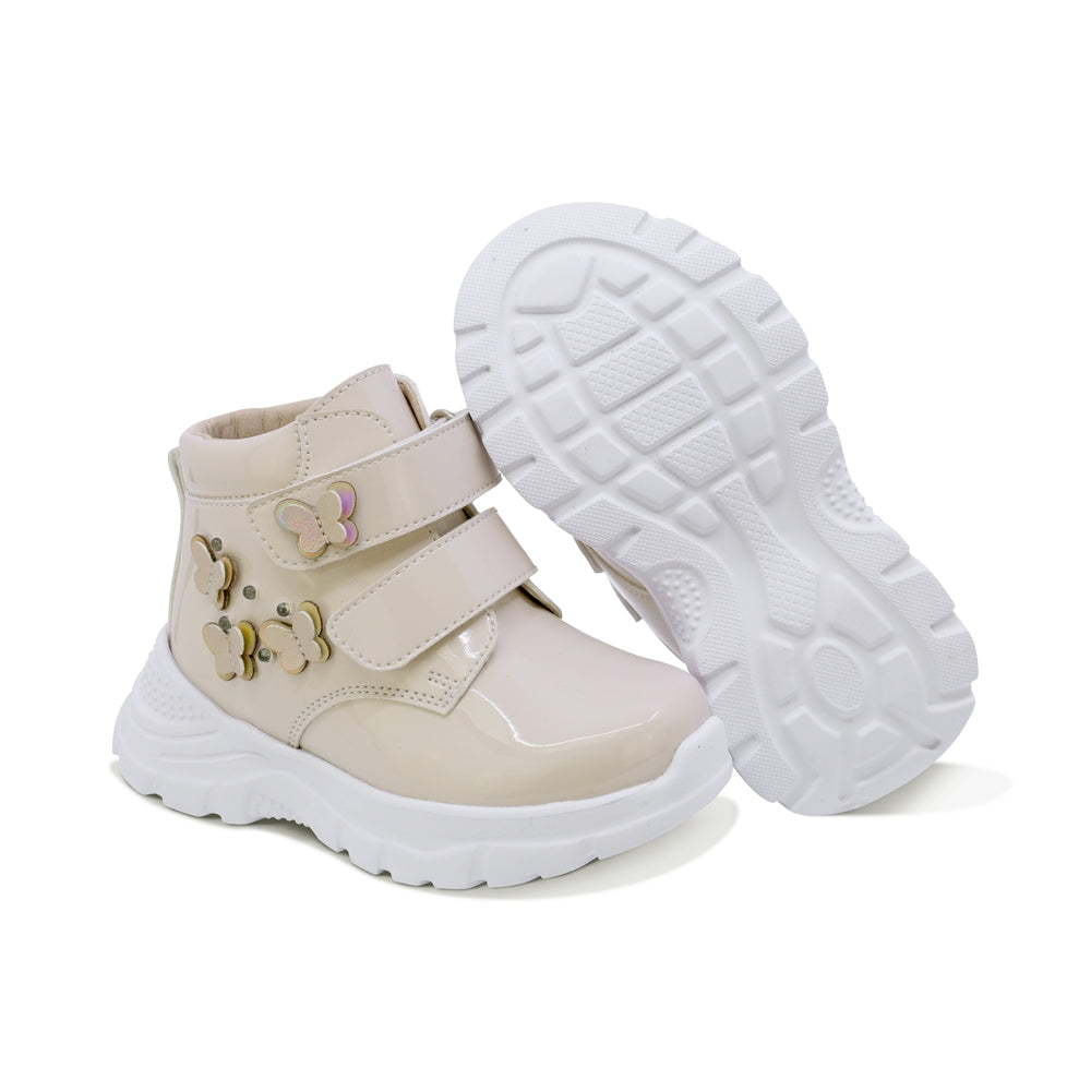 BOTA COQUETA PARA NIÑA CHAROL COLOR BEIGE NEMO CON DOBLE TIRA DE CONTACTO