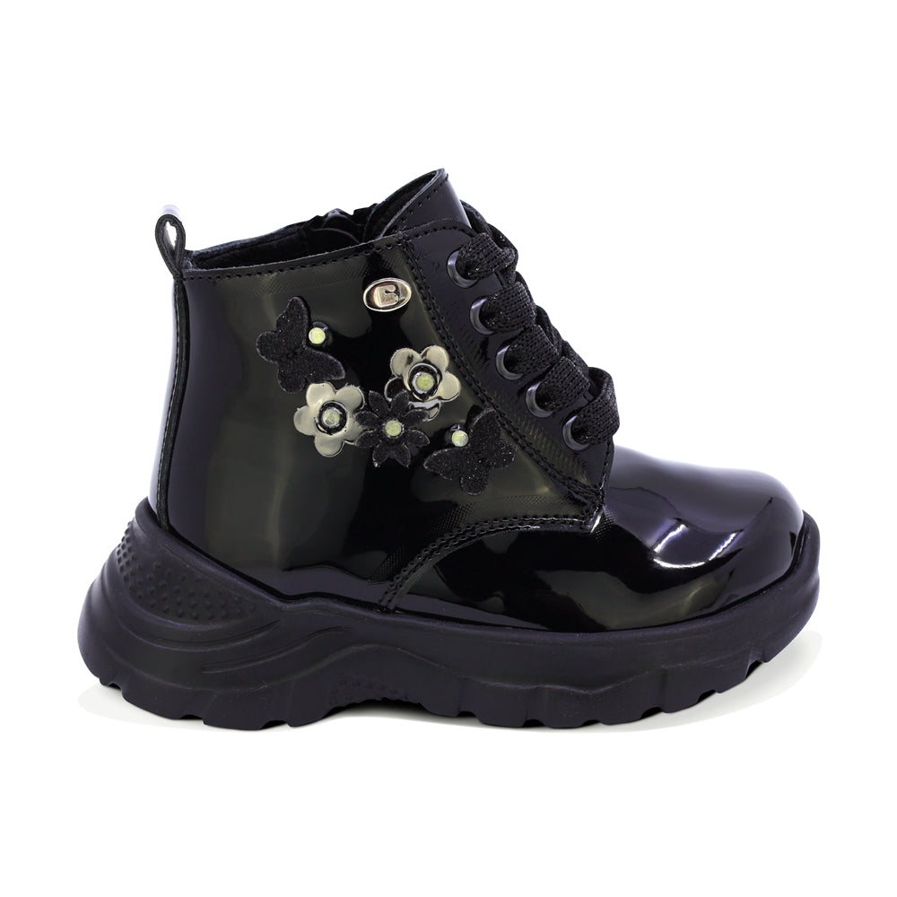 BOTA COQUETA PARA NIÑA EN CHAROL COLOR NEGRO SUELA NEMO CON AGUJETA