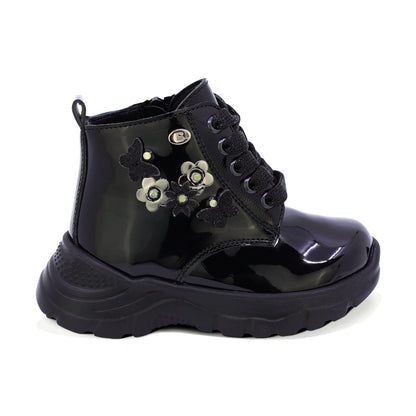 BOTA COQUETA PARA NIÑA EN CHAROL COLOR NEGRO SUELA NEMO CON AGUJETA