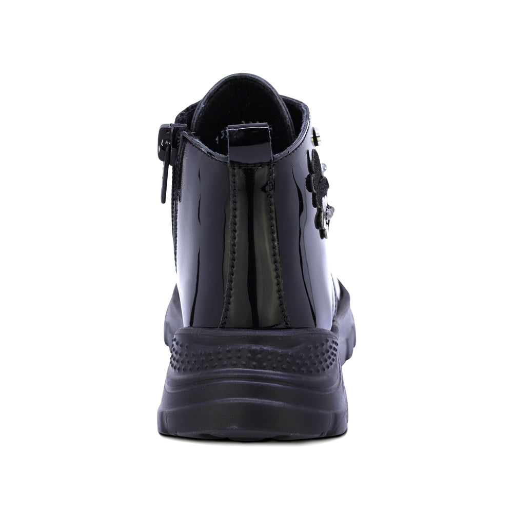 BOTA COQUETA PARA NIÑA EN CHAROL COLOR NEGRO SUELA NEMO CON AGUJETA