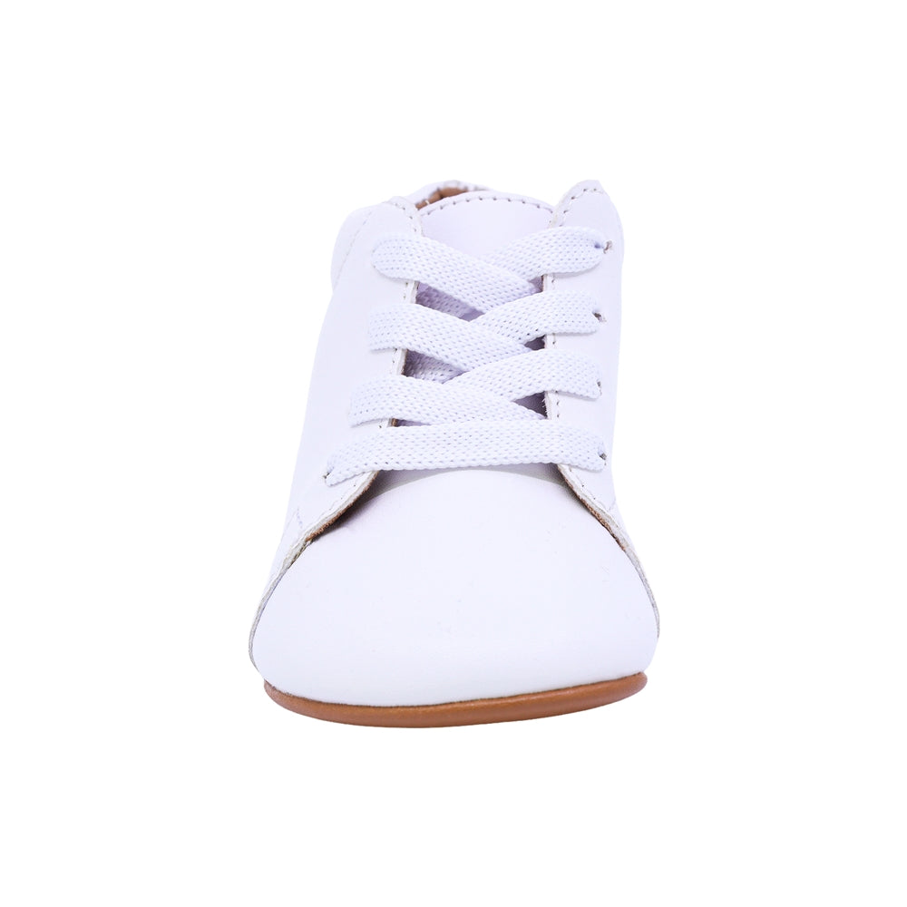 BOTA AUDAZ PARA NIÑO COLOR BLANCO DE SINTÉTICO PEUQUE CON AGUJETA