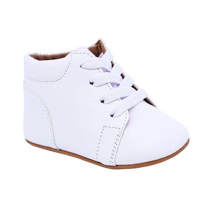 BOTA AUDAZ PARA NIÑO COLOR BLANCO DE SINTÉTICO PEUQUE CON AGUJETA