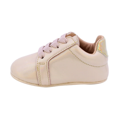 TENIS COQUETA PARA NIÑA DE SINTÉTICO COLOR ORO ROSADO PEUQUE CON AGUJETA