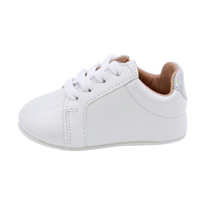 TENIS COQUETA PARA NIÑA DE SINTÉTICO COLOR PLATA PEUQUE CON AGUJETA